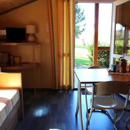 Familial Avec Terrasse Et Activites D'ete - 2 Etoiles - Fr-1-489-400 Holiday home *